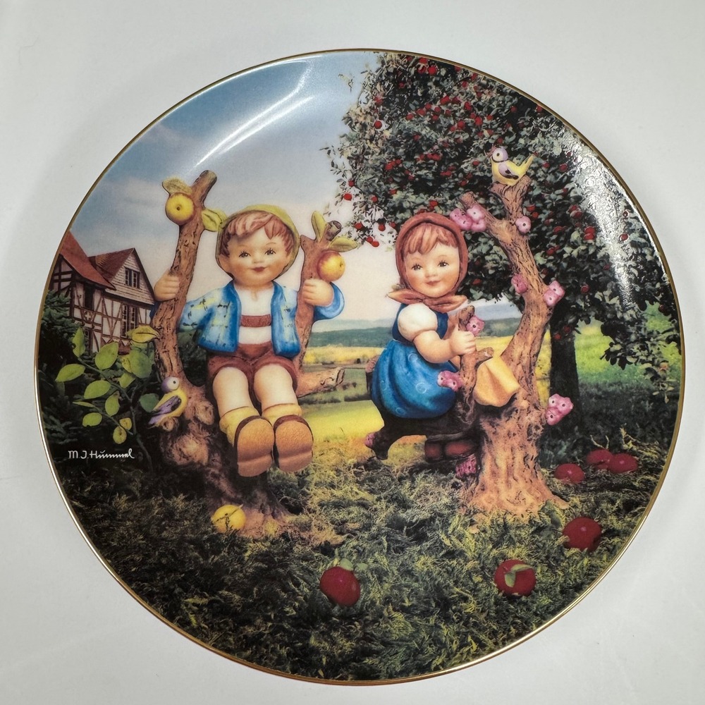 Danbury Mint MJ Hummel Apple Tree Boy and Girl Collector Plate Little Companions